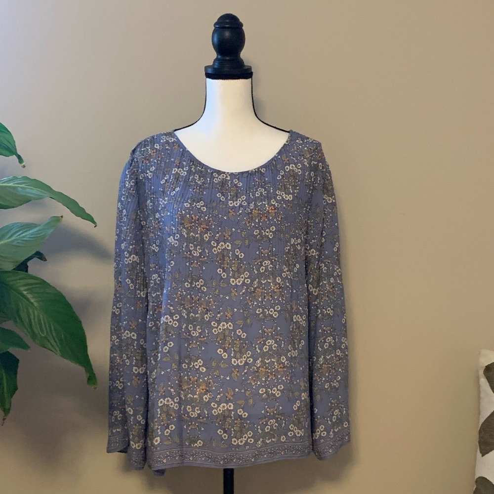 D O N A T E D 
Max Studio Blue Floral Blouse sz xl EUC B56